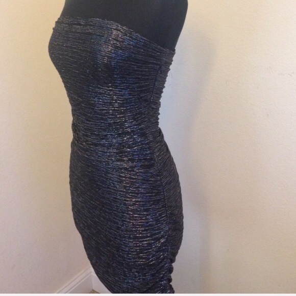 Express Dress - Picture 4 of 4